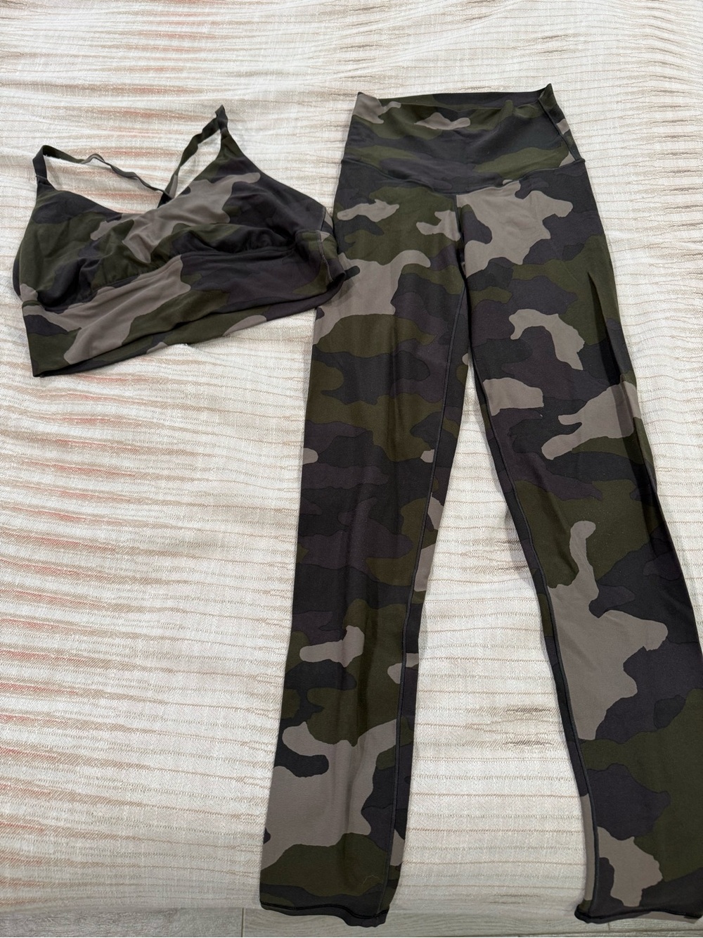 Aerie camo legging and longline sports bra set (Small pants/ Medium Top)